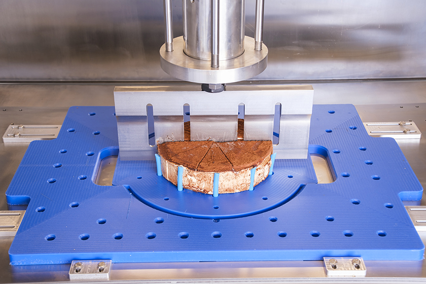 Ultrasonik Teknolojiyle Donuk Pasta Dilimleme